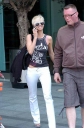 Имя файла=Sarah___Nicola_outside_their_hotel_in_Manchester_29_05_08_281329.jpg
Размер файла=53КБ
Размеры=531x800
Дата=Апр 19, 2012 Sarah___Nicola_outside_their_hotel_in_Manchester_29_05_08_281329.jpg