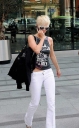 Имя файла=Sarah___Nicola_outside_their_hotel_in_Manchester_29_05_08_28429.jpg
Размер файла=52КБ
Размеры=495x800
Дата=Апр 19, 2012 Sarah___Nicola_outside_their_hotel_in_Manchester_29_05_08_28429.jpg