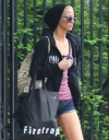 Sarah_leaving_her_house_16_05_08_28229.jpg