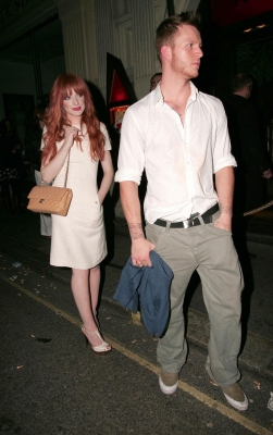 Nicola_Roberts_off_to_Mahiki_26_04_08_281629.jpg