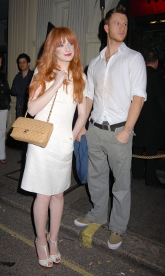 Nicola_Roberts_off_to_Mahiki_26_04_08_28929.jpg