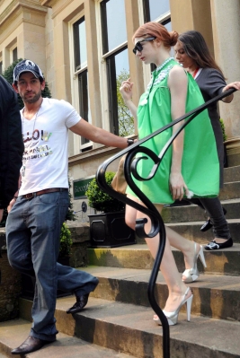 Nicola_and_Sarah_in_Glasgow_07_05_08_28529.jpg