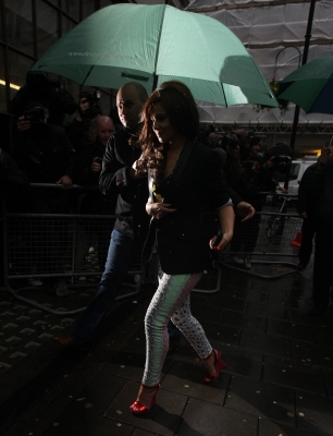 Cheryl_Cole_arriving_at_Radio_One_25_04_12_281229.jpg