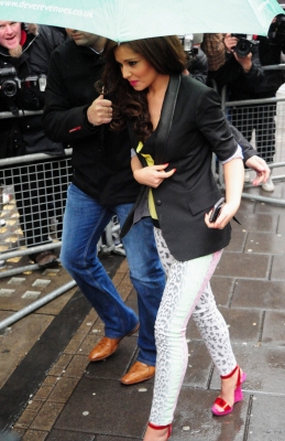 Cheryl_Cole_arriving_at_Radio_One_25_04_12_284929.jpg