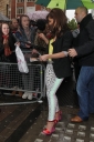 Cheryl_Cole_leaving_the_Radio_One_studios_25_04_12_286329.jpg