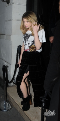 Nicola_Roberts_leaving_The_Brompton_Club_26_04_12_281329.jpg