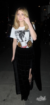 Nicola_Roberts_leaving_The_Brompton_Club_26_04_12_281929.jpg