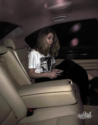 Nicola_Roberts_leaving_The_Brompton_Club_26_04_12_283529.jpg
