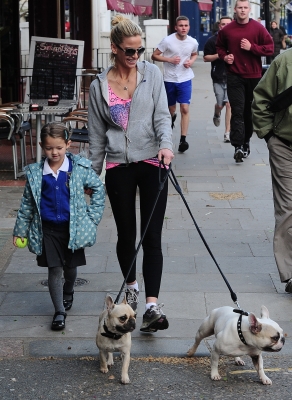 Sarah_Harding_out_in_London_26_04_12_281629.jpg