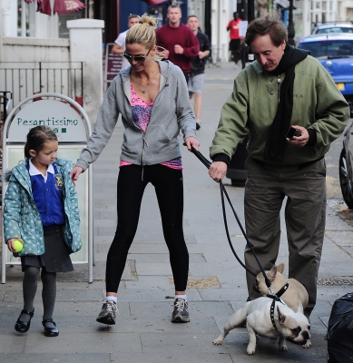 Sarah_Harding_out_in_London_26_04_12_282329.jpg