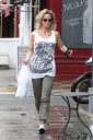 Sarah_Harding_out_in_London_27_04_12_281029.jpg