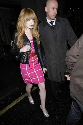 Nicola_Roberts_leaving_Nobu_Berkley_20_03_08_282029.jpg