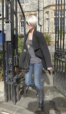 Sarah_Harding_leaving_her_home2C_London_14_03_08_28129.jpg