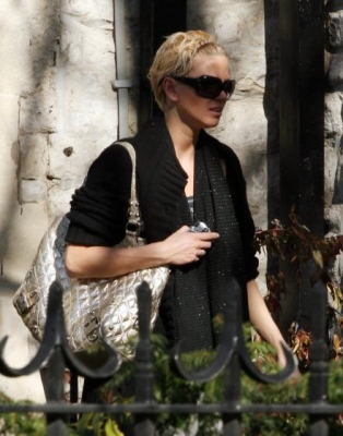 Sarah_leaving_home_with_wet_hair_07_03_08_281029.jpg