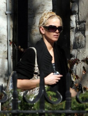 Sarah_leaving_home_with_wet_hair_07_03_08_28129.jpg