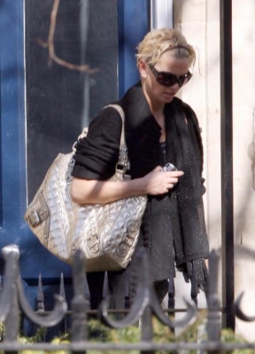 Sarah_leaving_home_with_wet_hair_07_03_08_28729.jpg