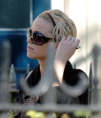 Sarah_leaving_home_with_wet_hair_07_03_08_28829.jpg