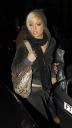 Sarah_leaving_Mayfair_hotel_19_03_08_281229.jpg