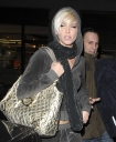 Sarah_leaving_Mayfair_hotel_19_03_08_28529.jpg