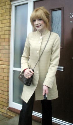 Nicola_leaving_her_home2C_London_15_01_08_28329.jpg