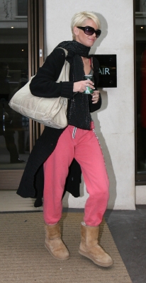 Sarah_Harding_leaving_Mayfair_Hotel2C_London_29_02_08_28129.jpg
