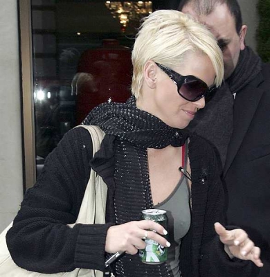 Sarah_Harding_leaving_Mayfair_Hotel2C_London_29_02_08_281329.jpg