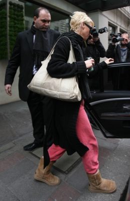 Sarah_Harding_leaving_Mayfair_Hotel2C_London_29_02_08_28529.jpg