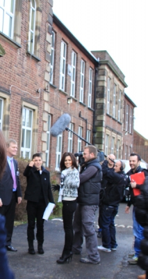 Cheryl_at_Harton_College_during_Joe_s_visit_home_for_2009_X-Factor_finals_07_12_09_281029.jpg