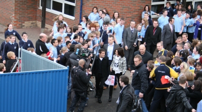 Cheryl_at_Harton_College_during_Joe_s_visit_home_for_2009_X-Factor_finals_07_12_09_28129.jpg