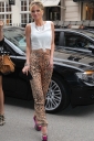 Имя файла=Sarah_Harding_outside_Claridges_Hotel_02_05_12_2810729.jpg
Размер файла=1749КБ
Размеры=3252x4842
Дата=Май 05, 2012 Sarah_Harding_outside_Claridges_Hotel_02_05_12_2810729.jpg