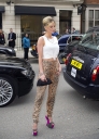 Имя файла=Sarah_Harding_outside_Claridges_Hotel_02_05_12_284129.jpg
Размер файла=1411КБ
Размеры=2634x3663
Дата=Май 05, 2012 Sarah_Harding_outside_Claridges_Hotel_02_05_12_284129.jpg