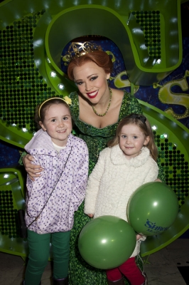 Kimberley_and_the_cast_of_Shrek_celebrate_a_year_onstage_06_05_12_281029.jpg