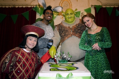 Kimberley_and_the_cast_of_Shrek_celebrate_a_year_onstage_06_05_12_28129.jpg