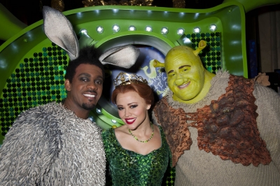 Kimberley_and_the_cast_of_Shrek_celebrate_a_year_onstage_06_05_12_281329.jpg