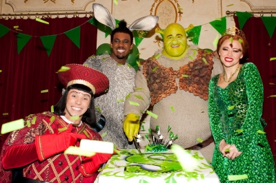 Kimberley_and_the_cast_of_Shrek_celebrate_a_year_onstage_06_05_12_28929.jpg