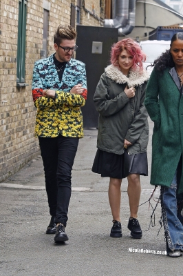 Nicola_Roberts_seen_outside_filming_for_her_fashion_tv_show_06_05_12_28629.jpg