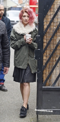 Nicola_Roberts_seen_outside_filming_for_her_fashion_tv_show_06_05_12_28729.jpg