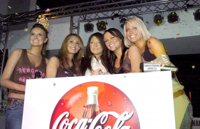 Girls_Aloud_switch_on_Trafford_Centre_lights_Manchester_281004_14.jpg