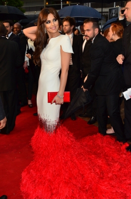 Cheryl_Cole_at_Amour_Premiere_-_65th_Annual_Cannes_Film_Festival_20_05_12_2811129.jpg