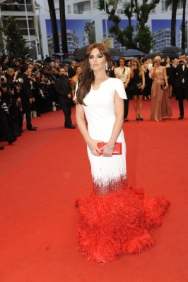 Cheryl_Cole_at_Amour_Premiere_-_65th_Annual_Cannes_Film_Festival_20_05_12_285129.jpg