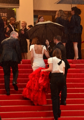 Cheryl_Cole_at_Amour_Premiere_-_65th_Annual_Cannes_Film_Festival_20_05_12_289029.jpg
