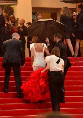 Cheryl_Cole_at_Amour_Premiere_-_65th_Annual_Cannes_Film_Festival_20_05_12_289129.jpg