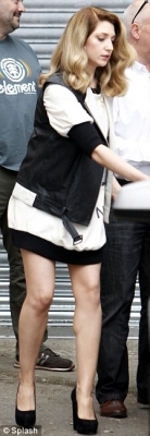 Cheryl_and_Nicola_leaving_a_studio_18_05_12_28229.jpg