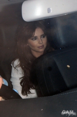 Cheryl2C_Nicola_and_Sarah_arriving_at_Shrek_-_the_Musical_21_05_12_28129.jpg