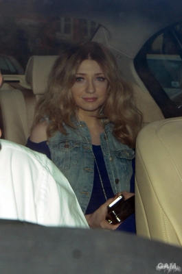 Cheryl2C_Nicola_and_Sarah_arriving_at_Shrek_-_the_Musical_21_05_12_281829.jpg
