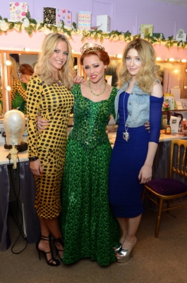 Cheryl2C_Sarah2C_Kimberley_and_Nicola_backstage_at_Shrek_21_05_12_281029.jpg