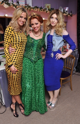 Cheryl2C_Sarah2C_Kimberley_and_Nicola_backstage_at_Shrek_21_05_12_282529.jpg