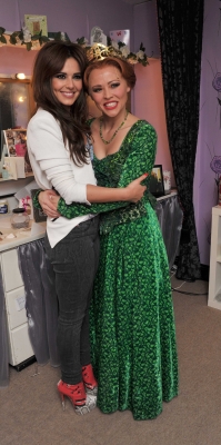 Cheryl2C_Sarah2C_Kimberley_and_Nicola_backstage_at_Shrek_21_05_12_285129.jpg