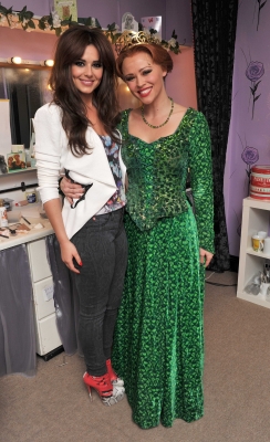 Cheryl2C_Sarah2C_Kimberley_and_Nicola_backstage_at_Shrek_21_05_12_285229.jpg