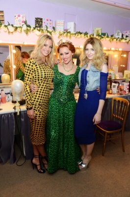 Cheryl2C_Sarah2C_Kimberley_and_Nicola_backstage_at_Shrek_21_05_12_28529.jpg